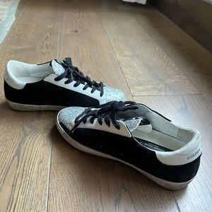 Golden goose super-star size 36- fits 6 and 6.5 sizes